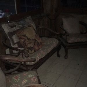 Teak setae/2 twin chairs/matching pillows/LOVELY